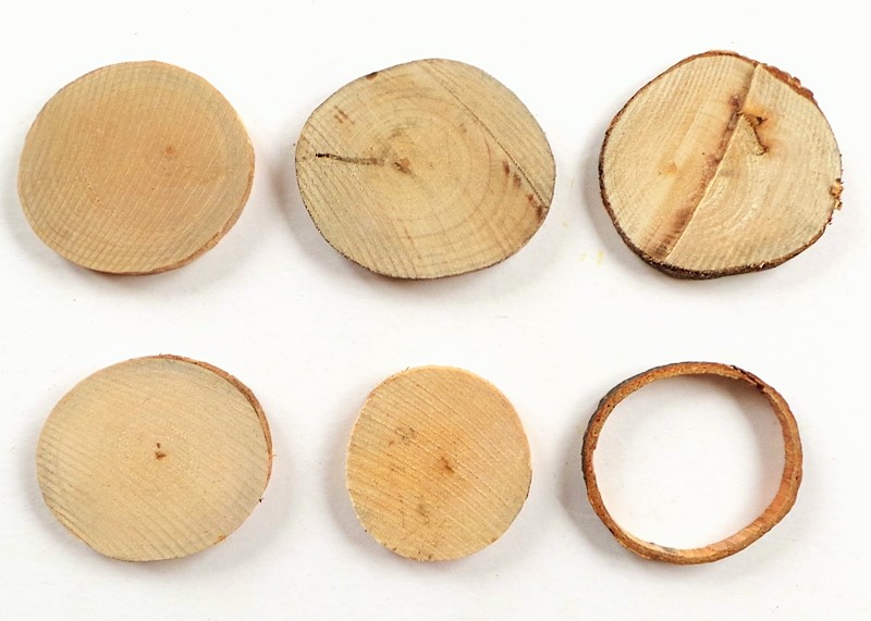 Wood Slice Ornaments And Gifts